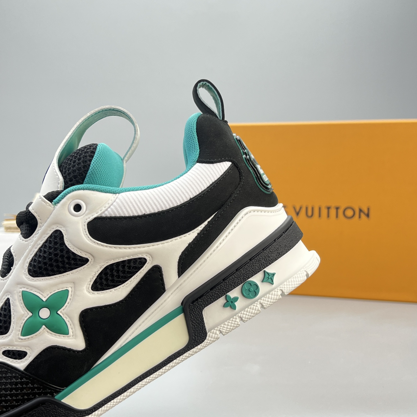 Lv Sneakers-126