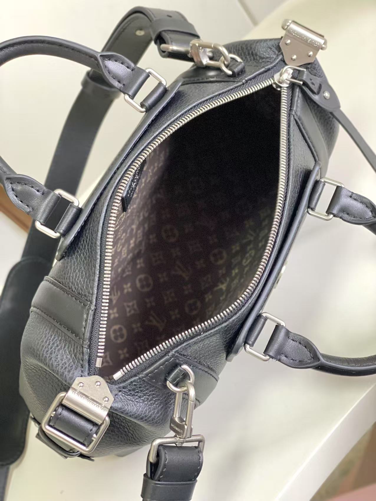 Louis Vuitton bag-31