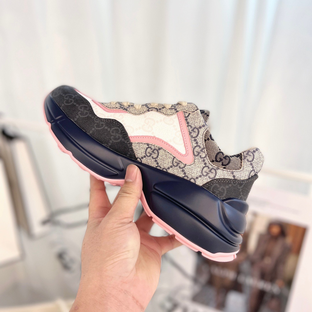 Gucci Sneakers-203