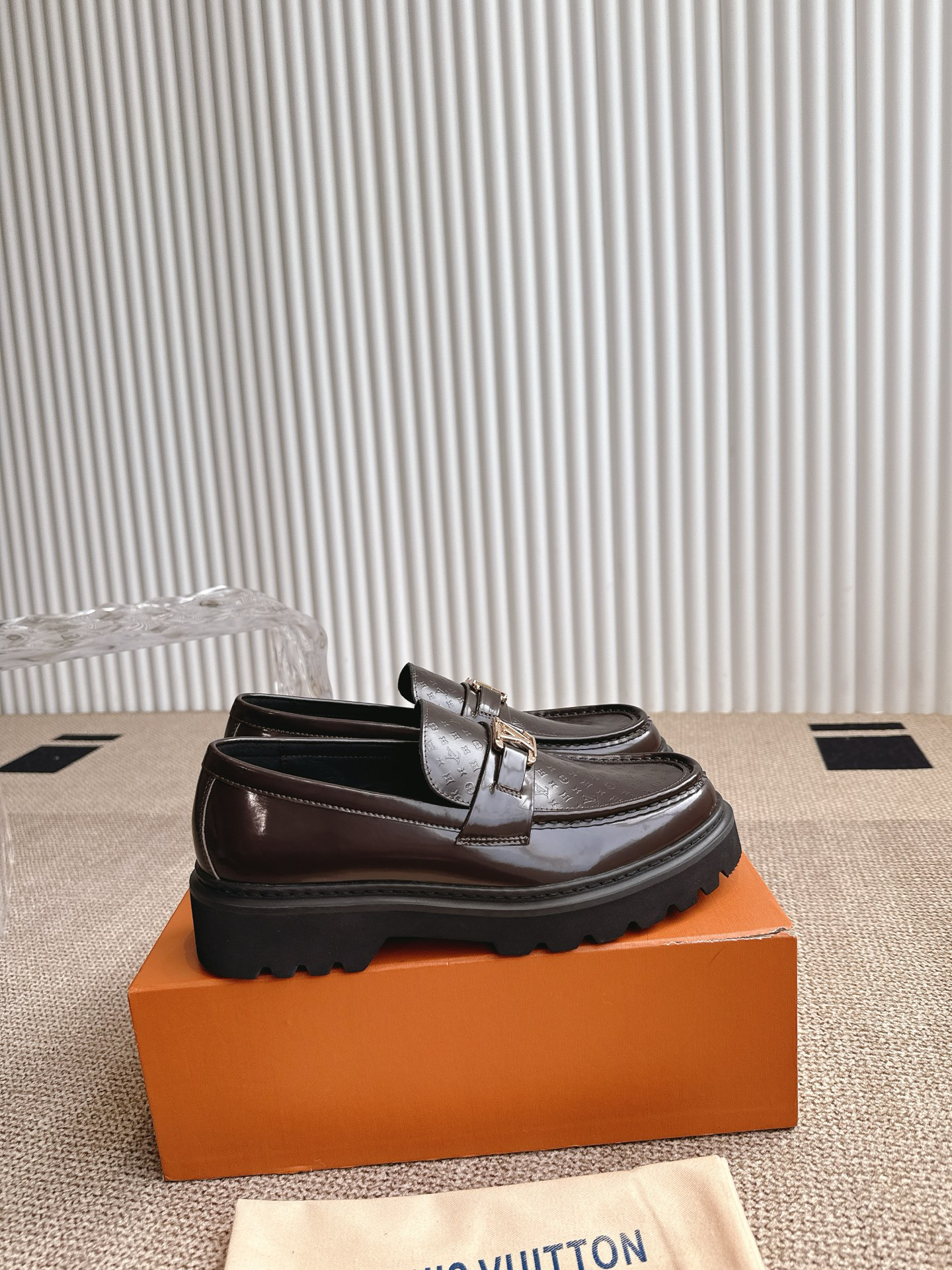 LV women's leather shoes-1