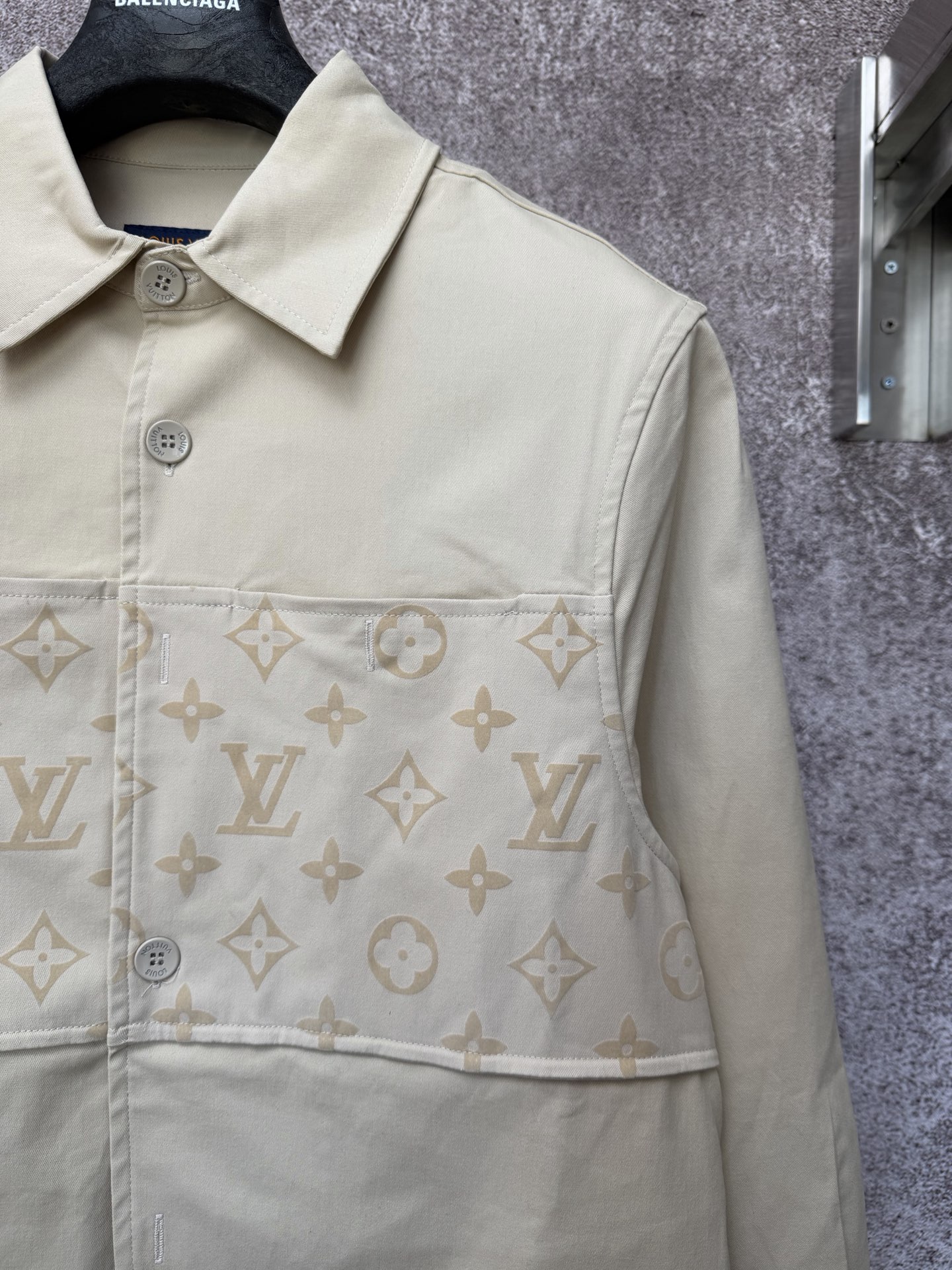 LV Clothing-293