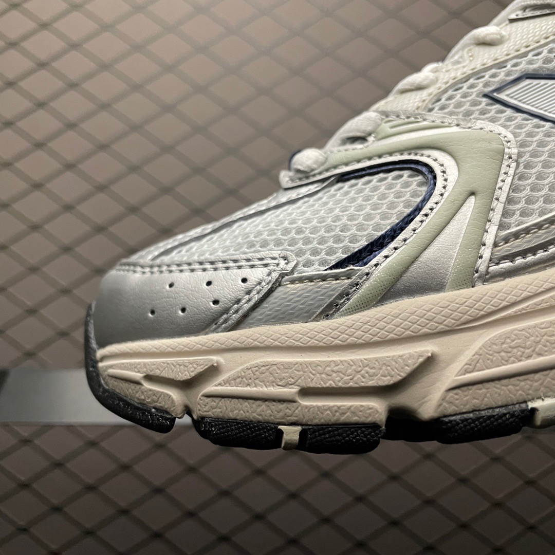 New Balance Sneakers-337