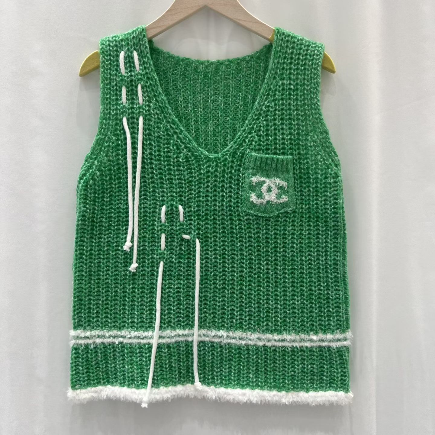 Chanel clothing-114