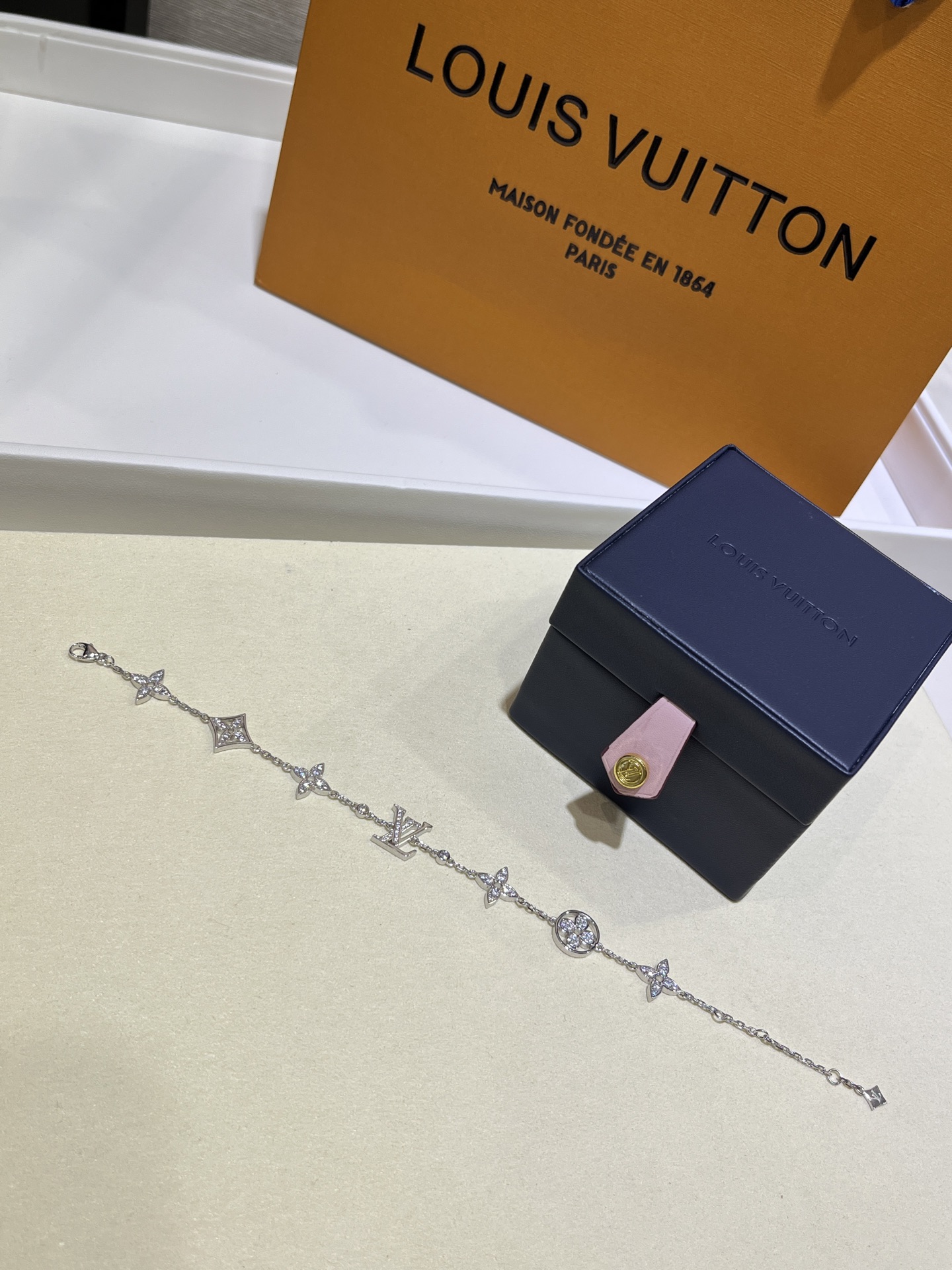 LV Bracelet-59