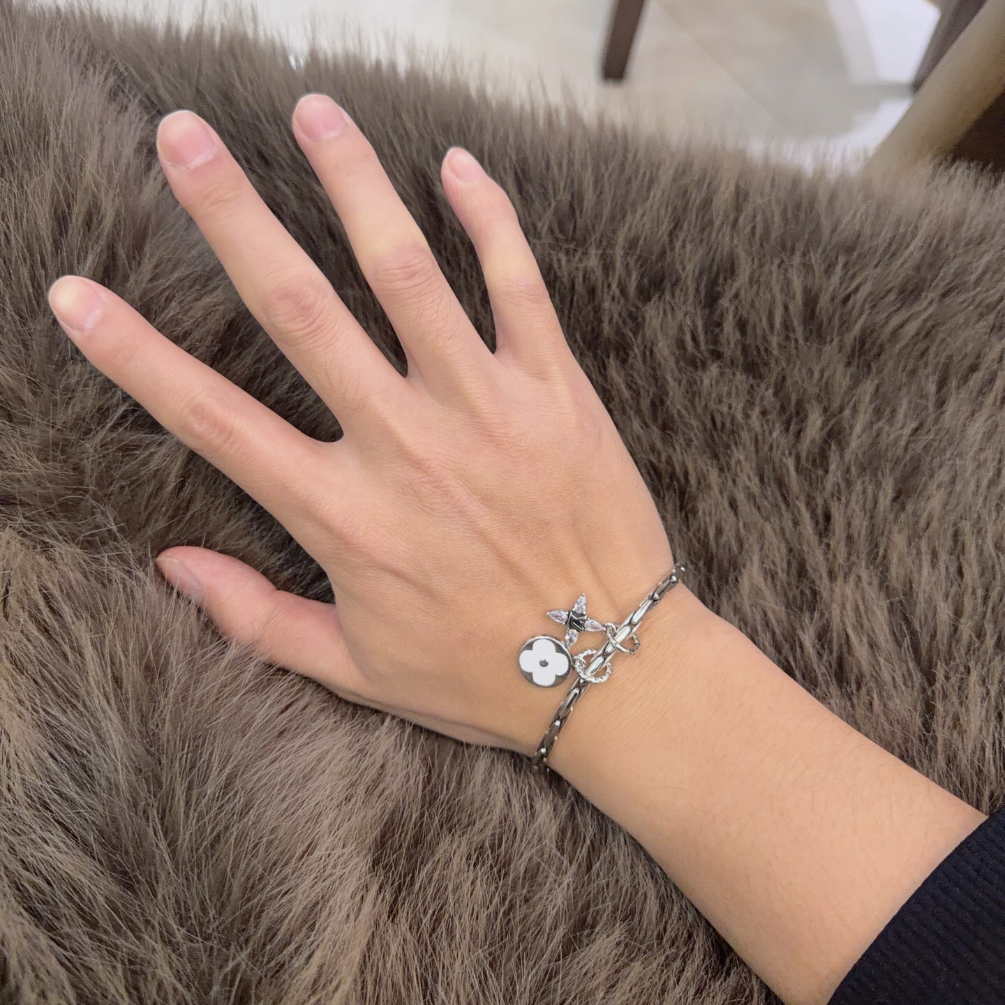LV Bracelet-17