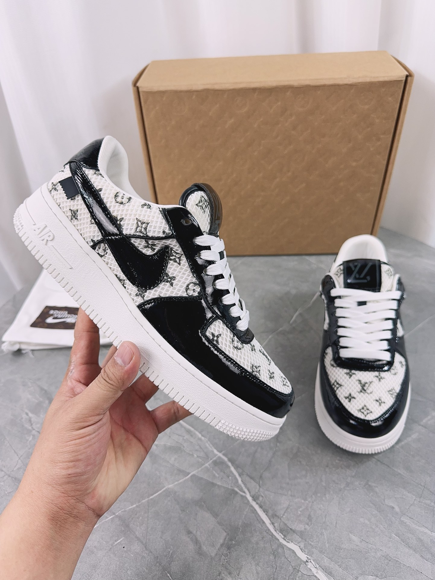 Lv Sneakers-247