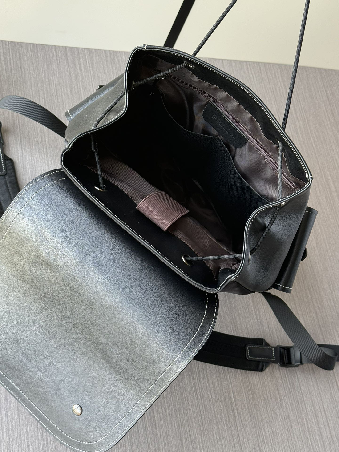 Prada bag-220