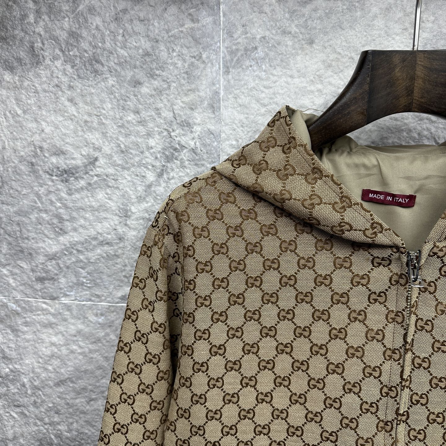 Gucci Clothing-360