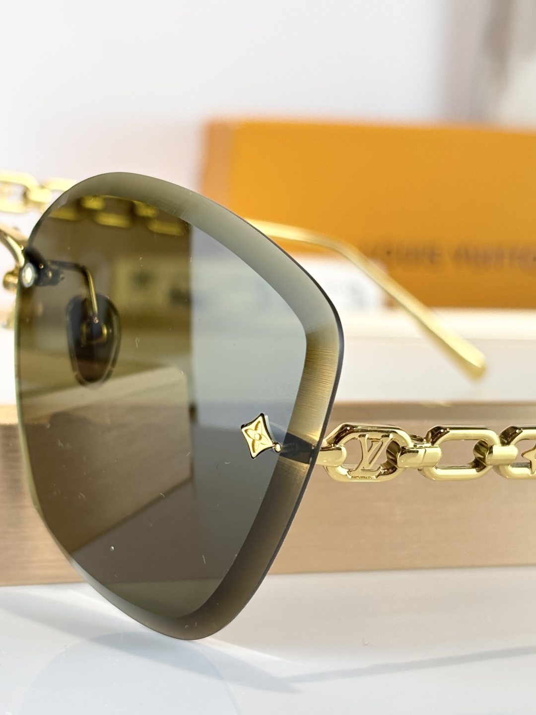 LV glasses-12
