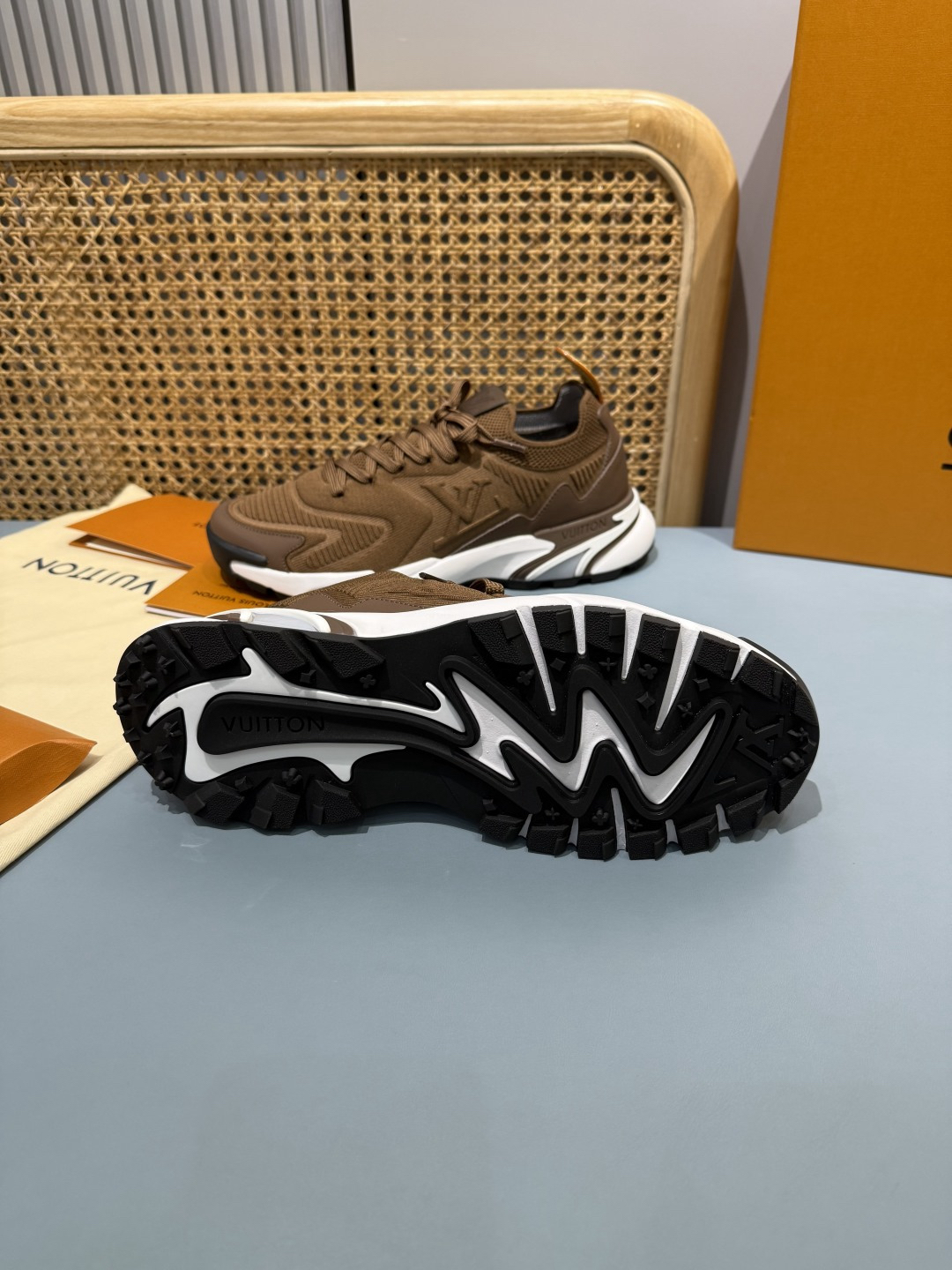 Lv Sneakers-172