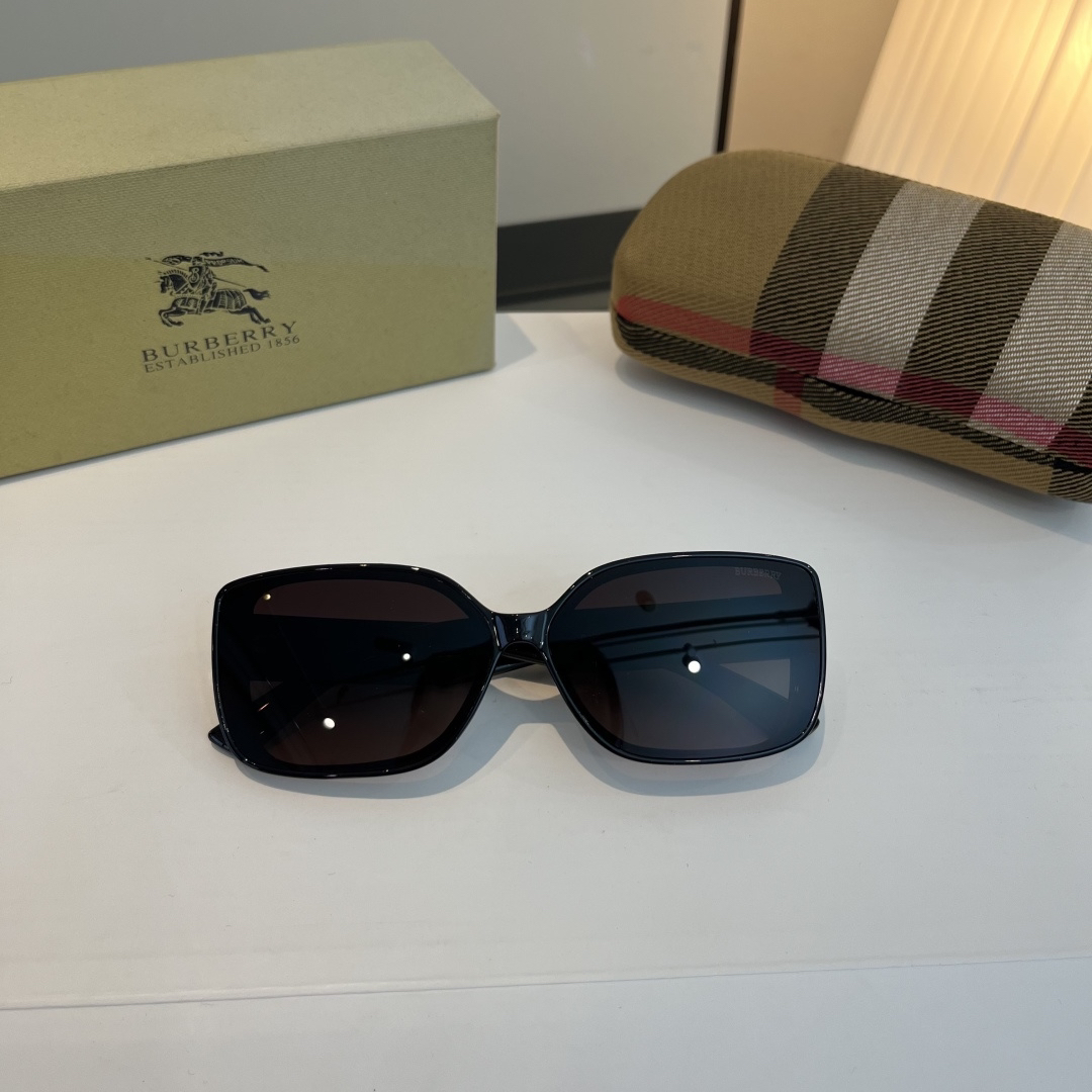 Burberry glasses-12