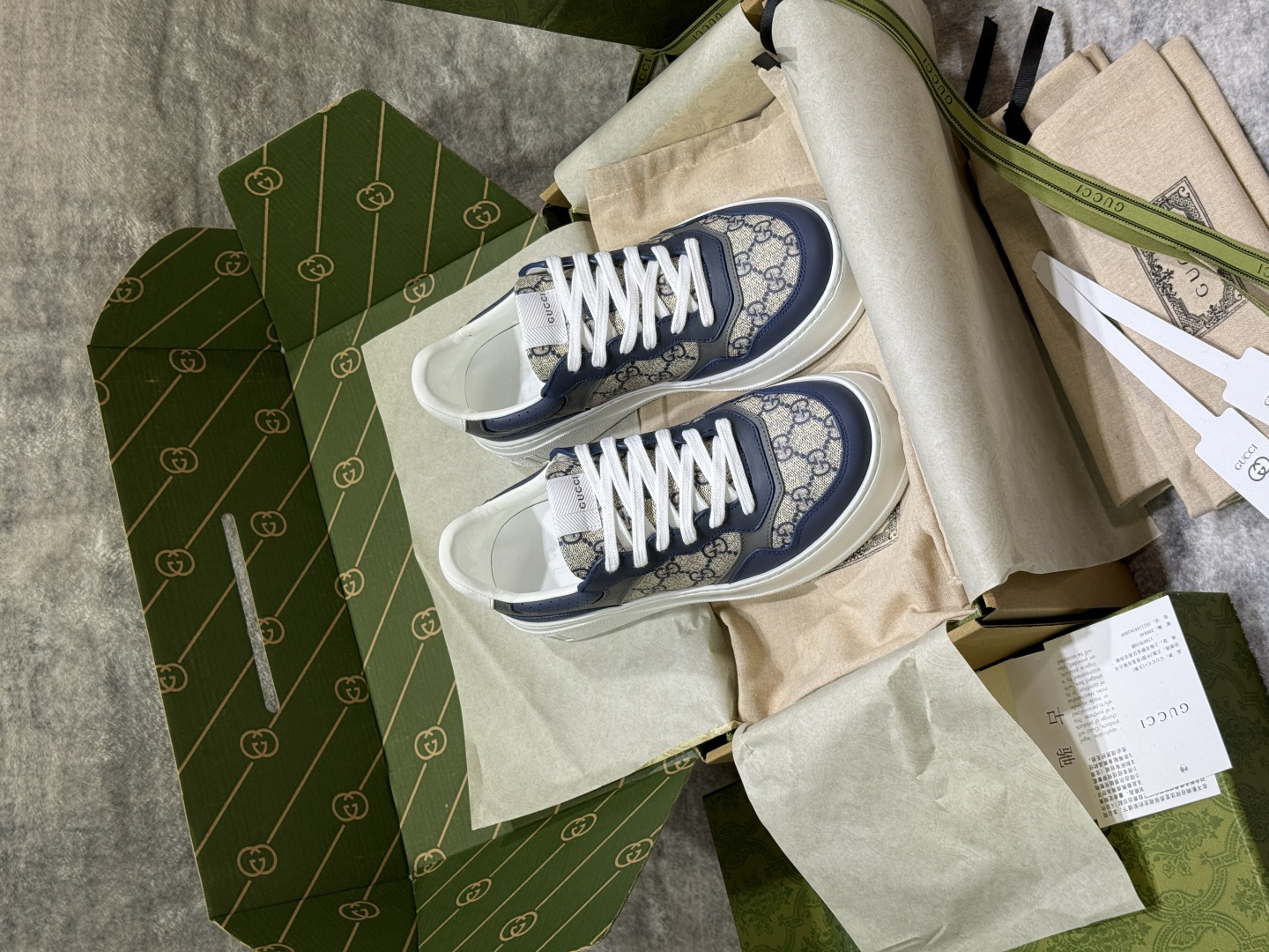 Gucci Sneakers-158