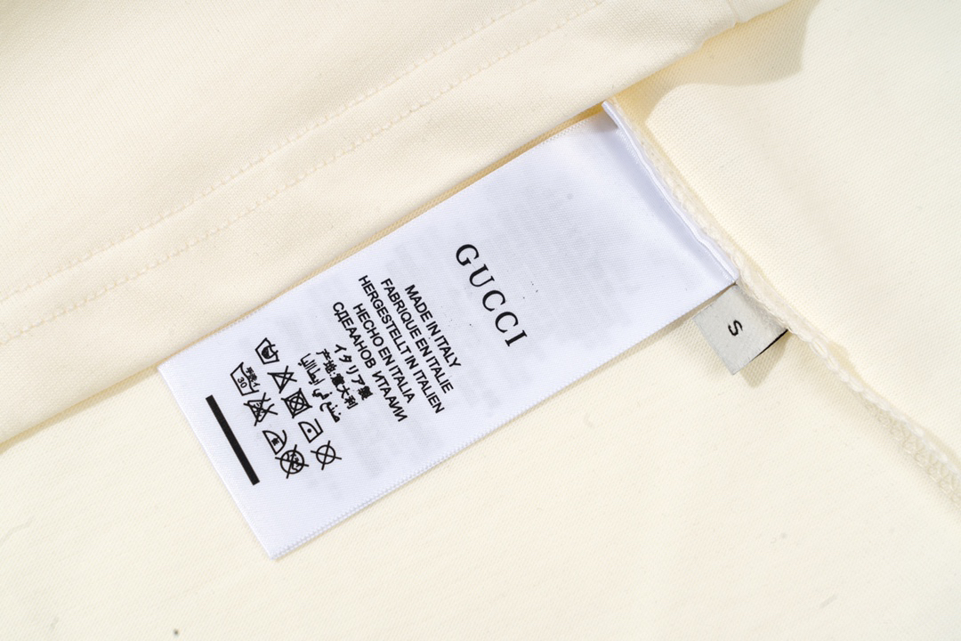 Gucci clothing-84