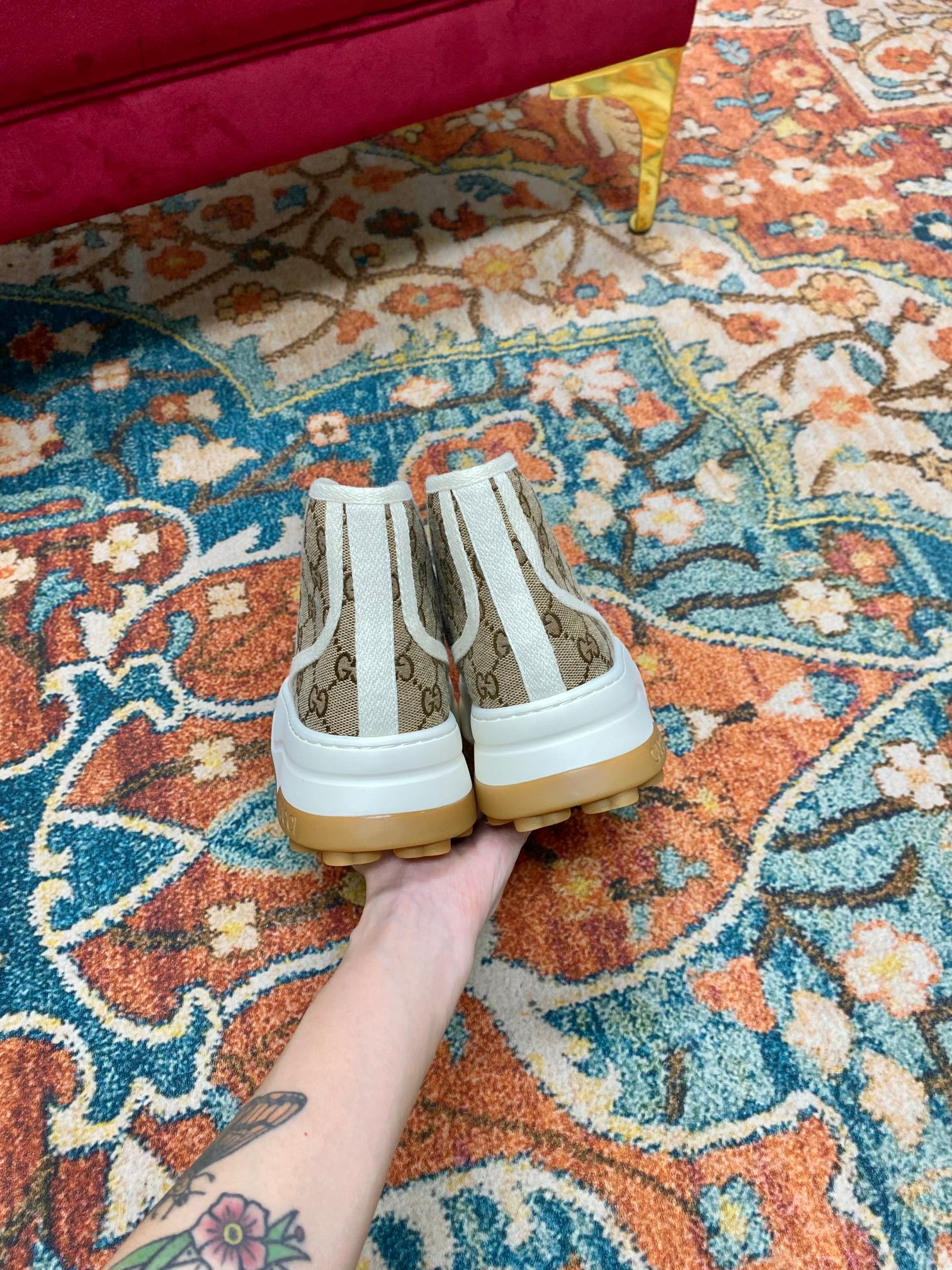 Gucci Sneakers-150