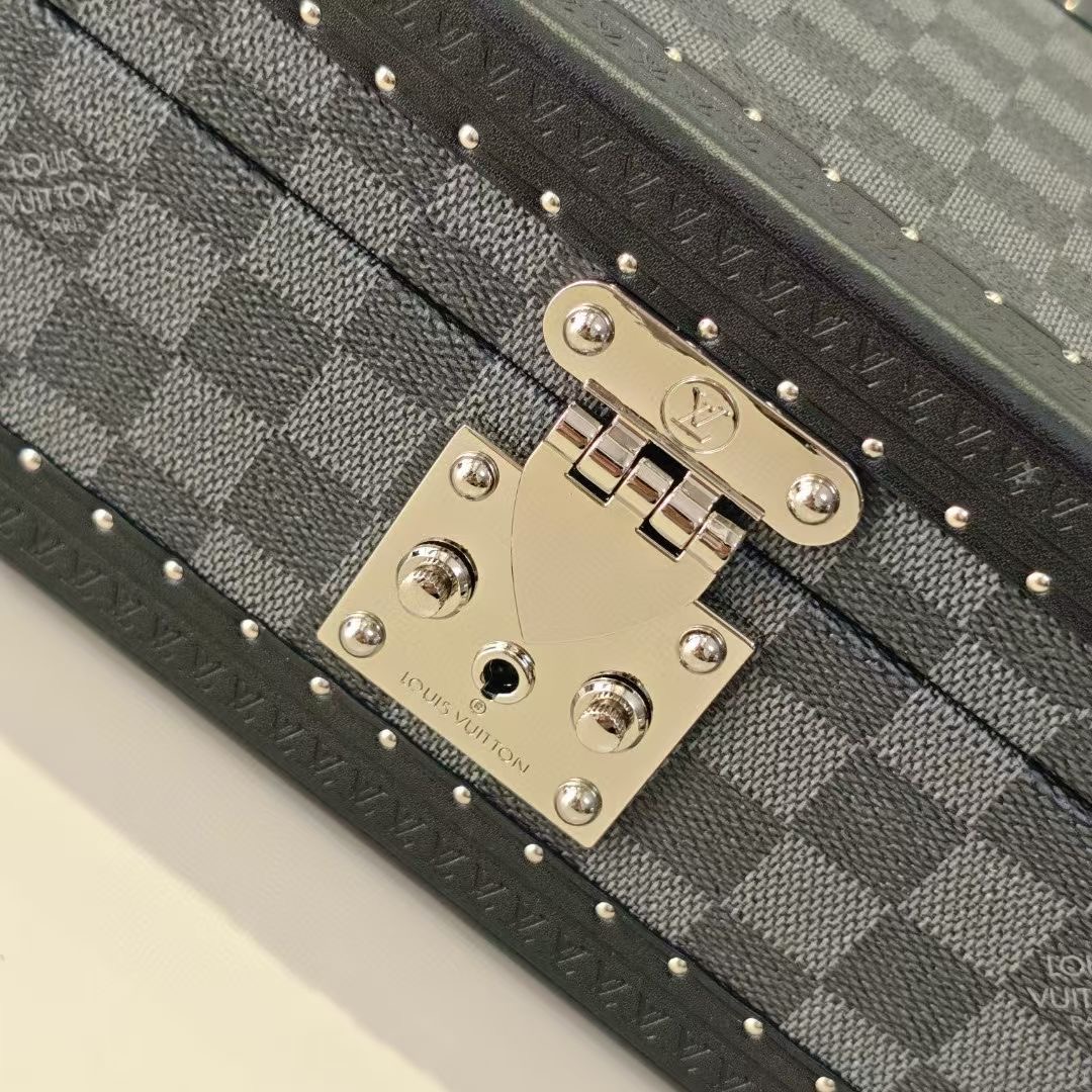 Louis Vuitton bag-149
