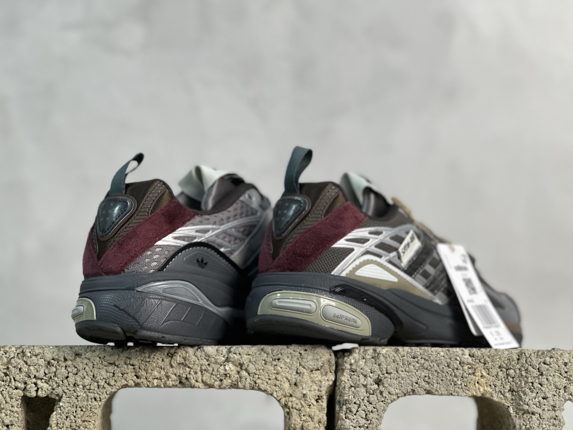 Adidas Sneakers-301