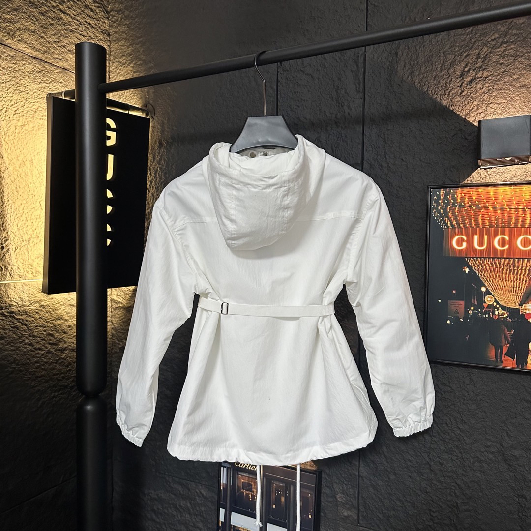 Prada Clothing-258