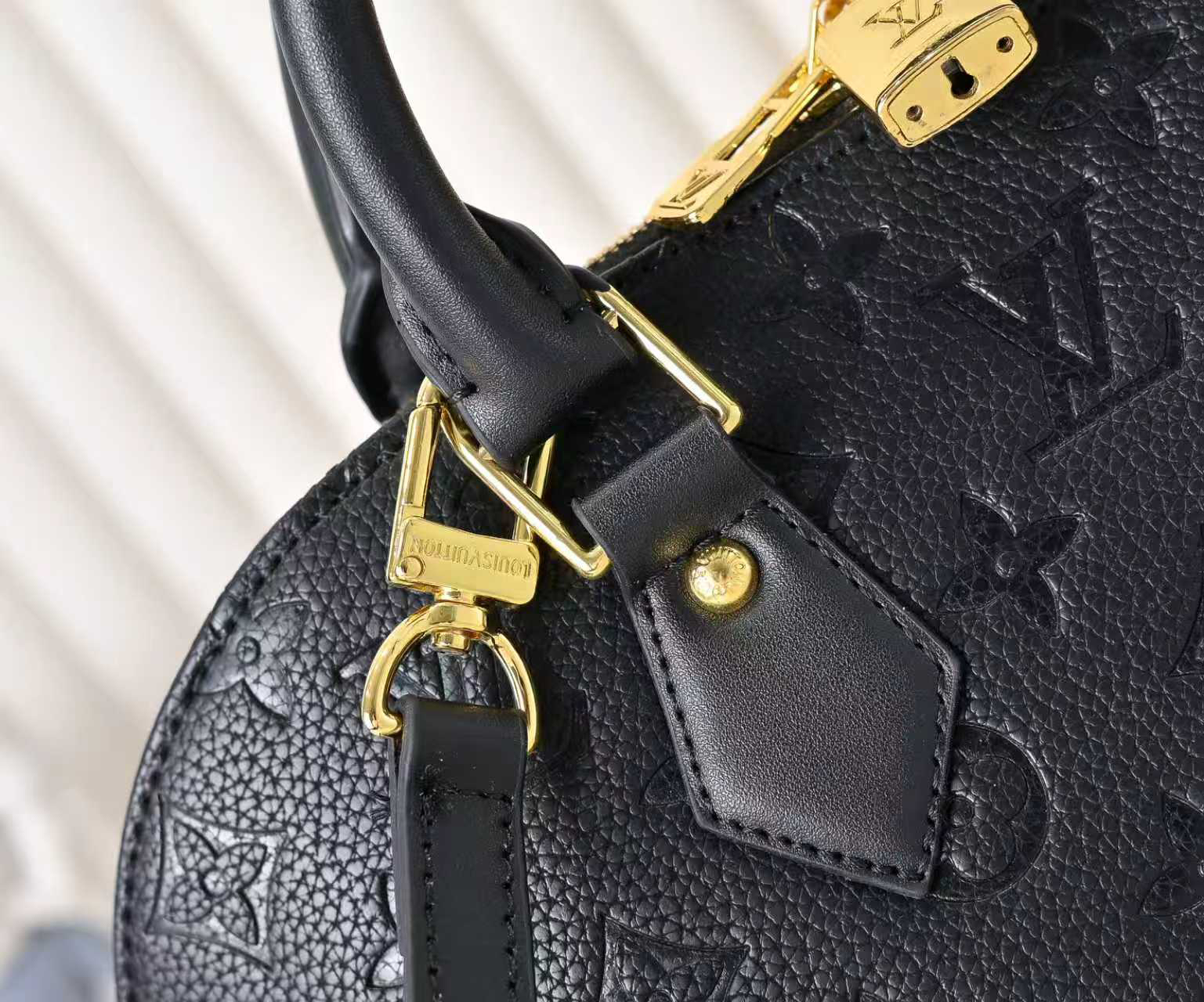 Louis Vuitton bag-150