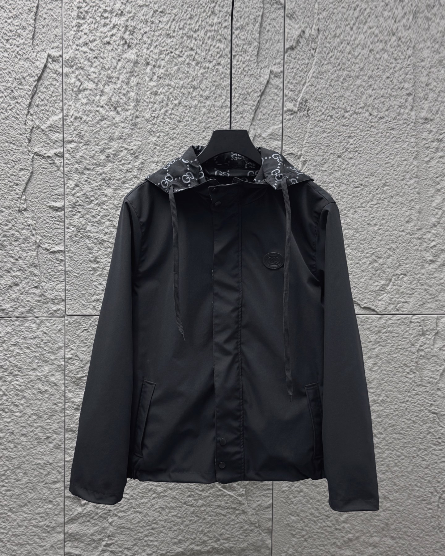 Gucci Clothing-359
