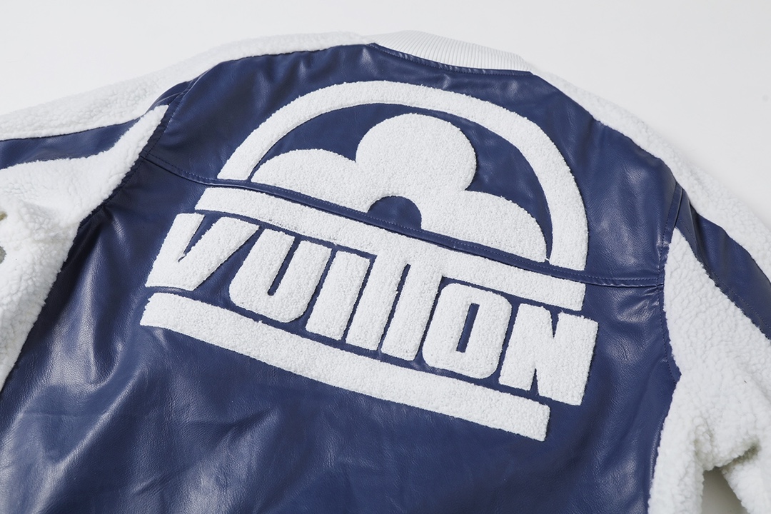 LV Clothing-268