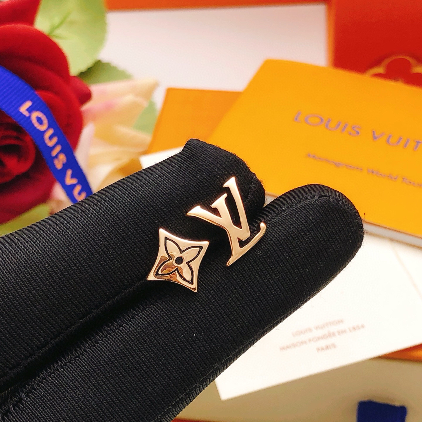 LV earrings-78