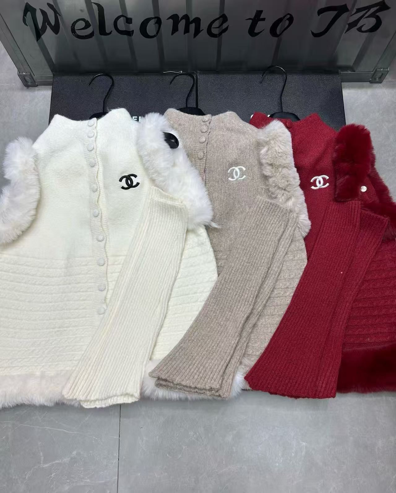 Chanel clothing-113