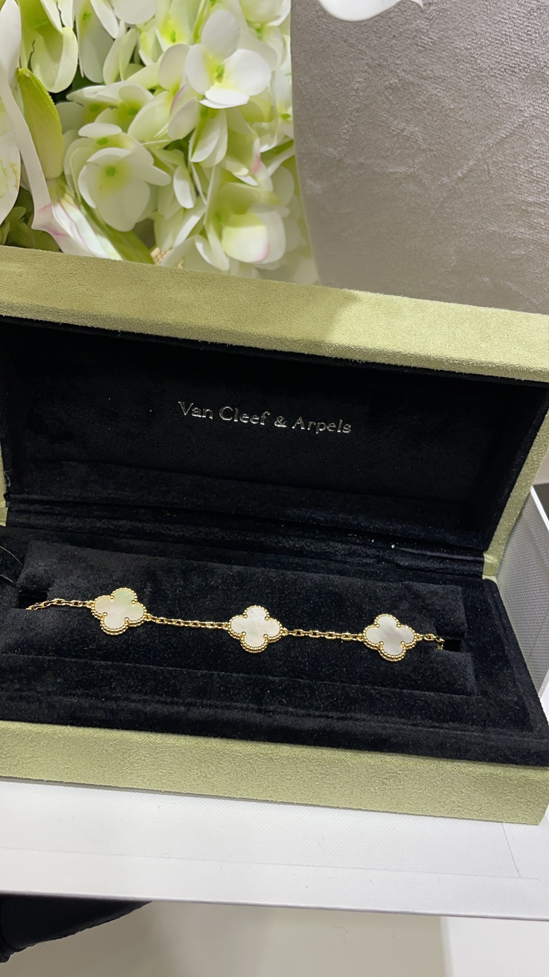 Van Cleef & Arpels Bracelet-103
