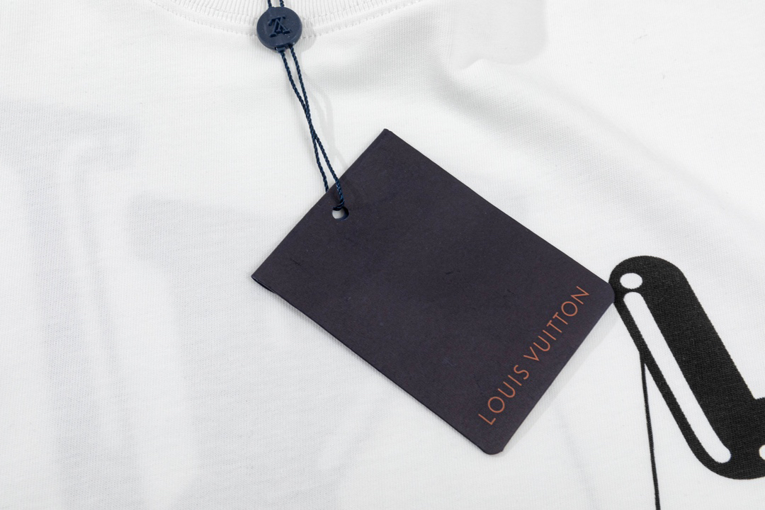 LV clothing-146