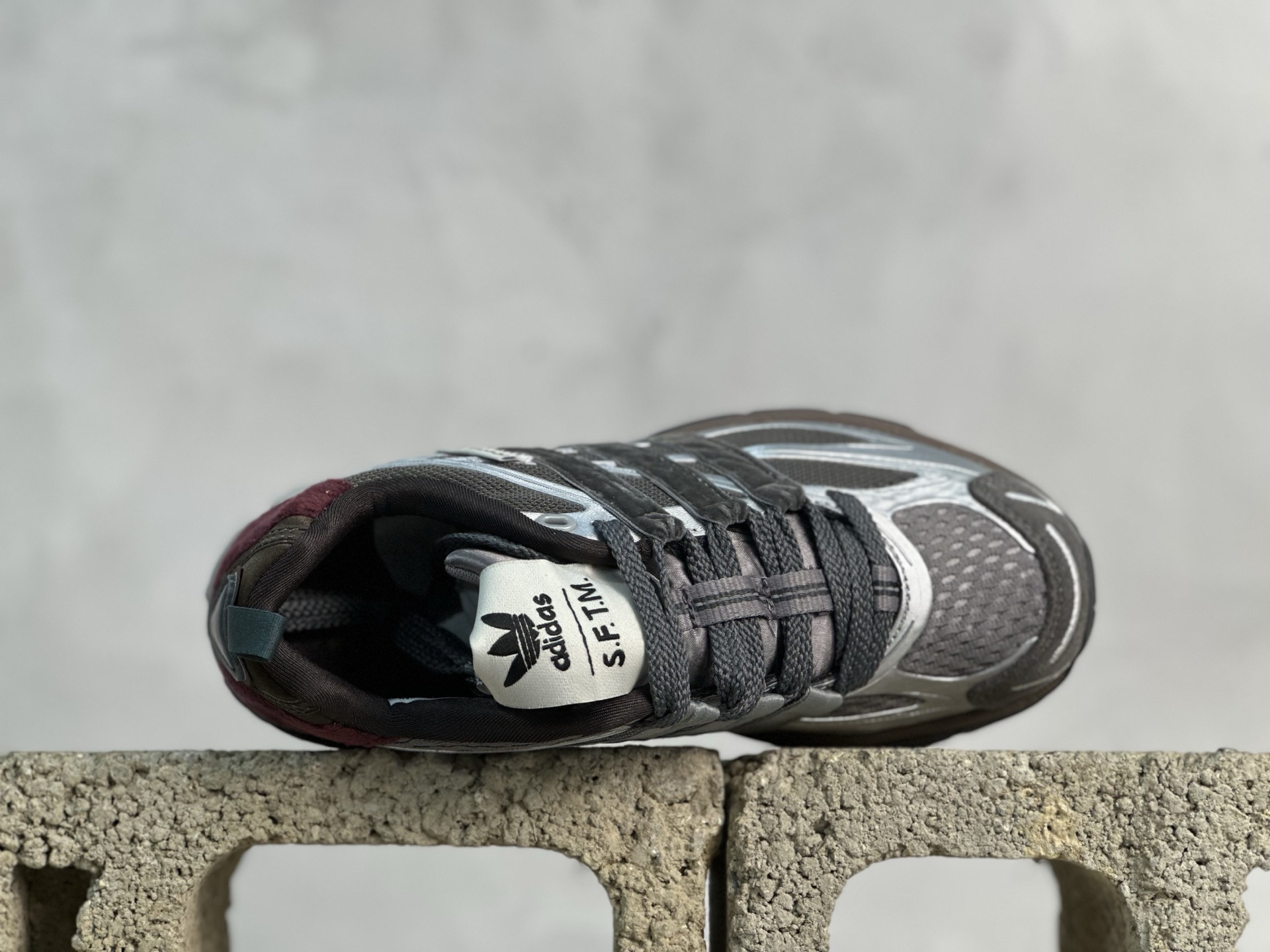 Adidas Sneakers-301
