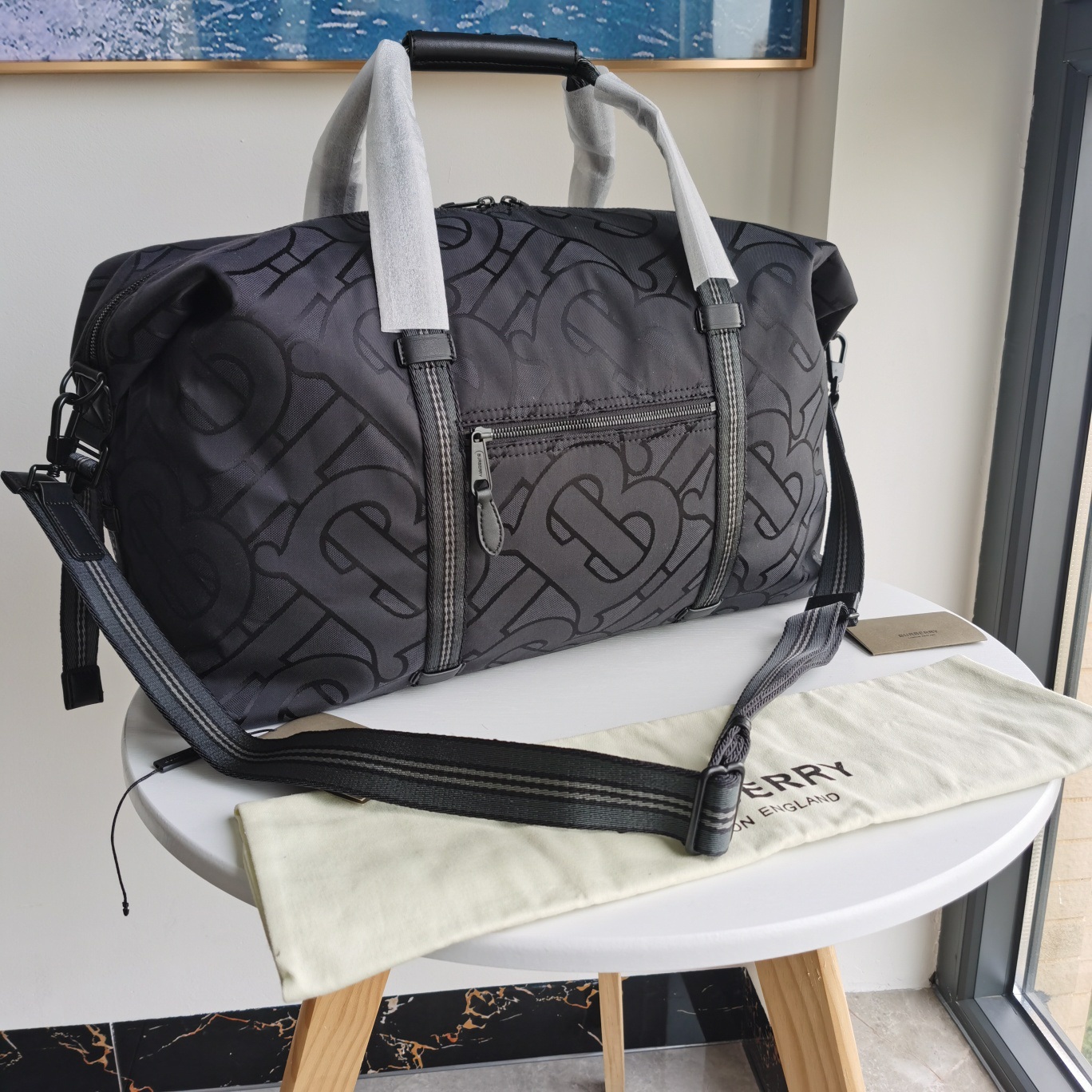 Burberry bag-100