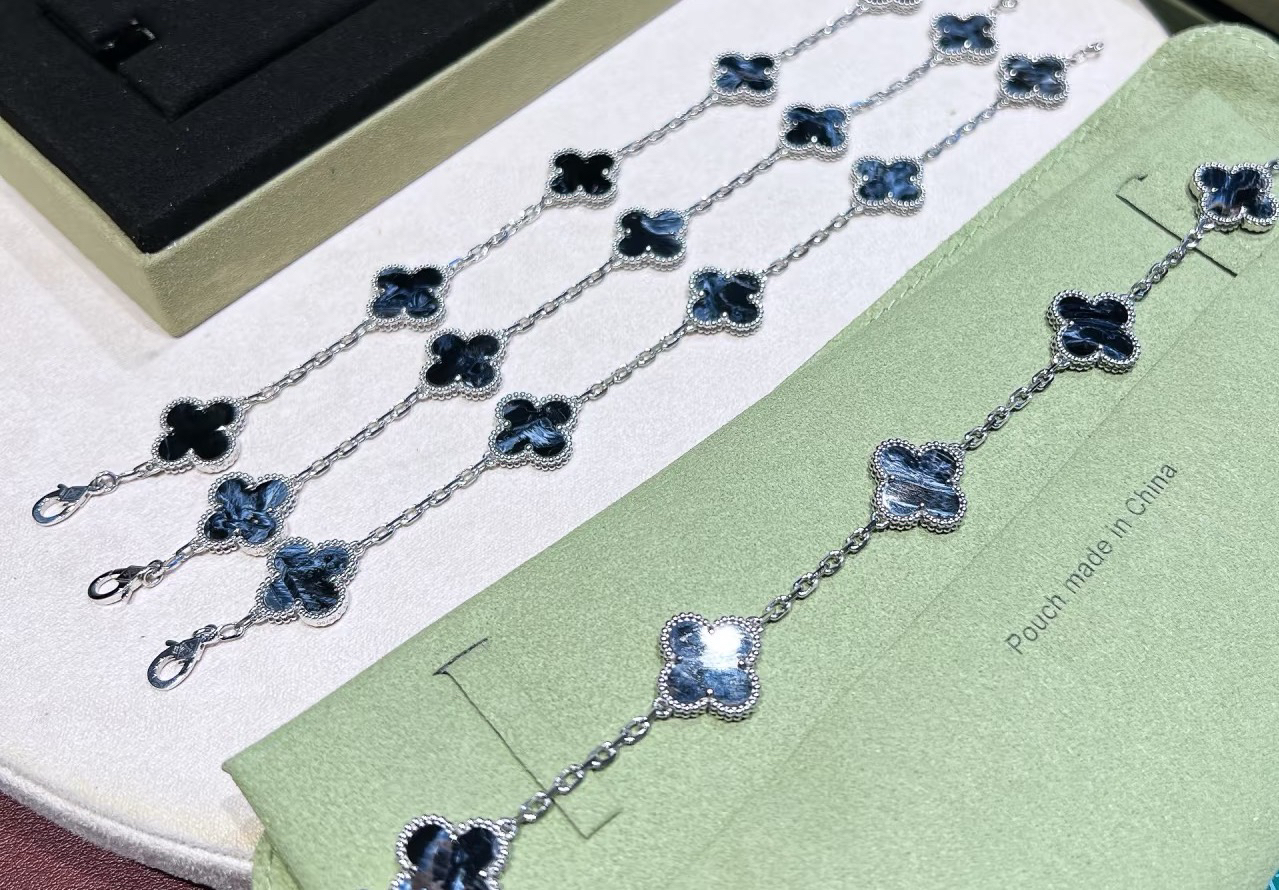 Van Cleef & Arpels Bracelet-19