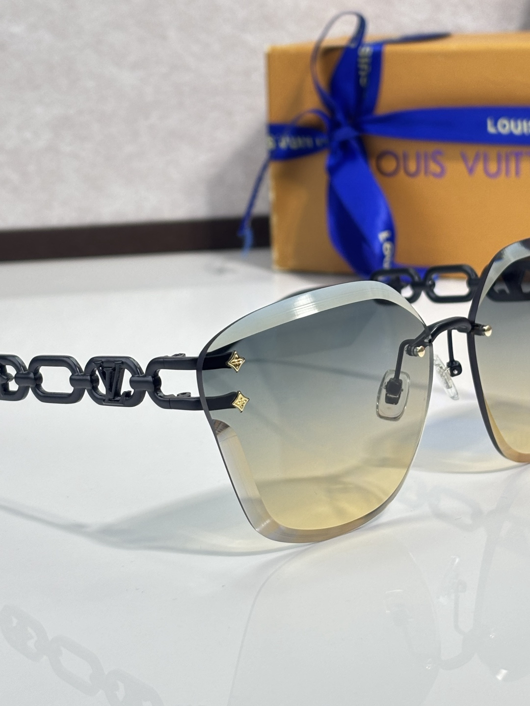 LV glasses-61