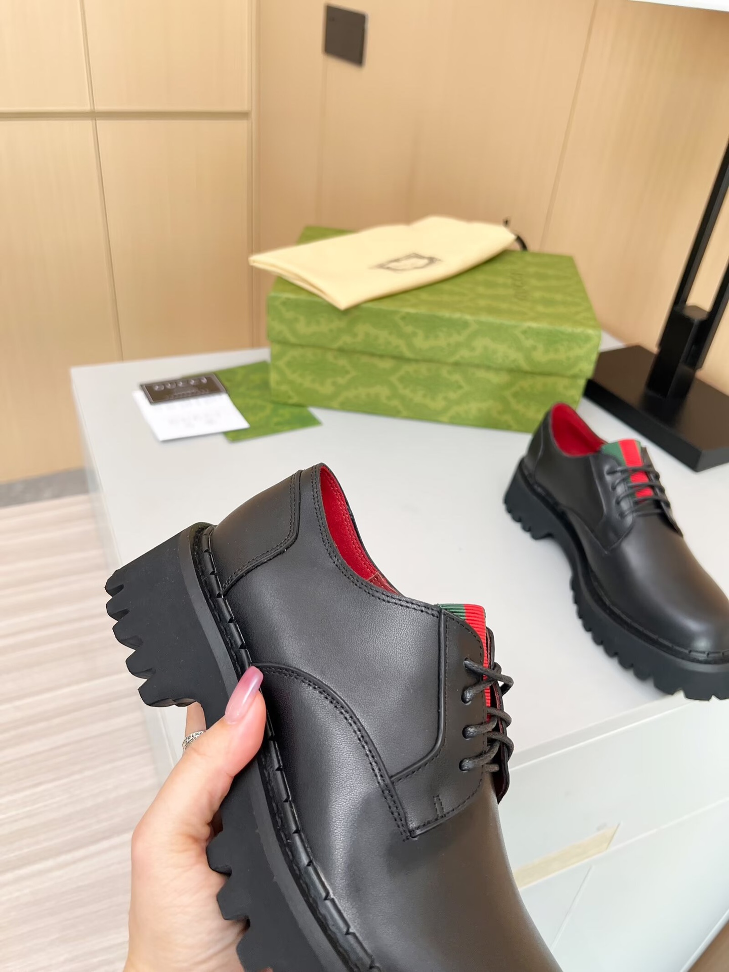 Gucci women's leather shoes-68