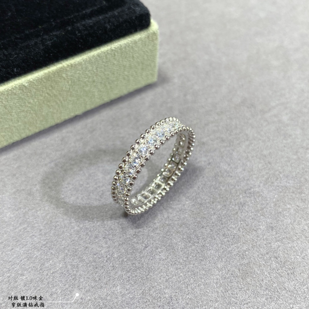 Van Cleef & Arpels ring-30
