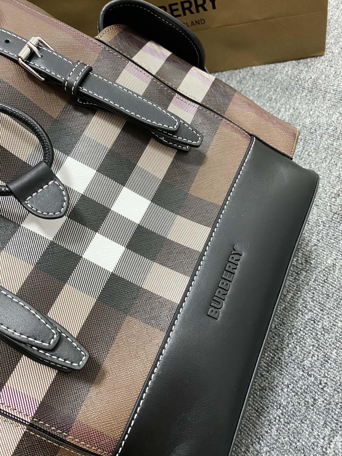 Burberry bag-125