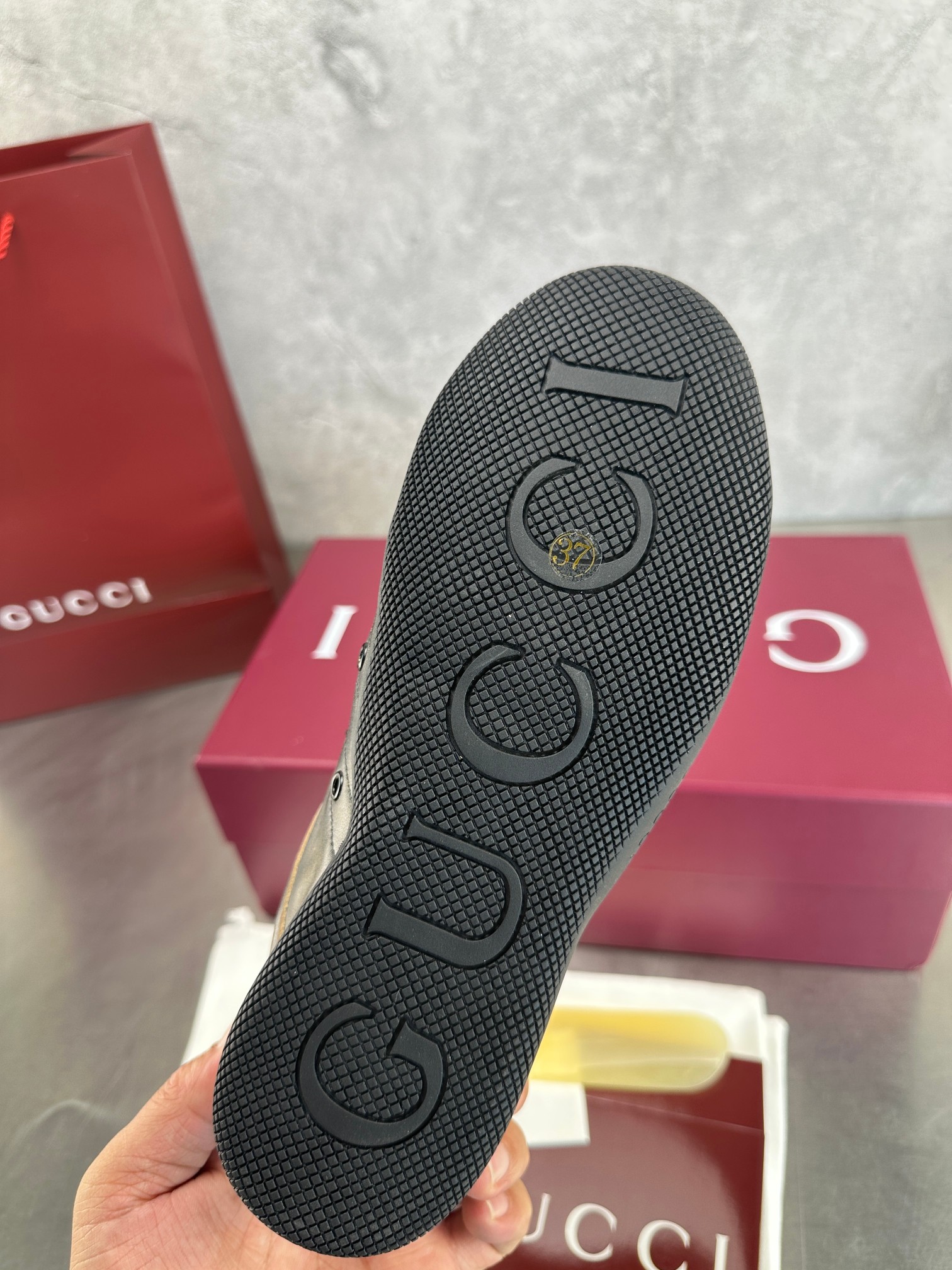 Gucci Sneakers-186
