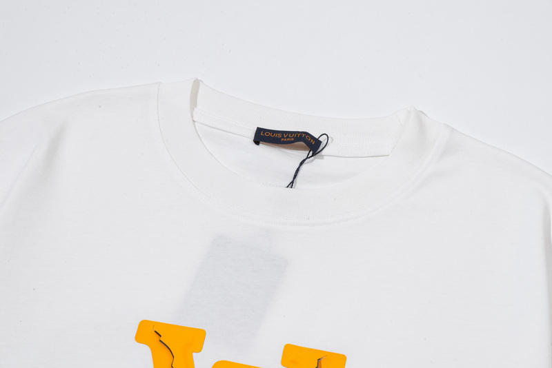 LV clothing-48