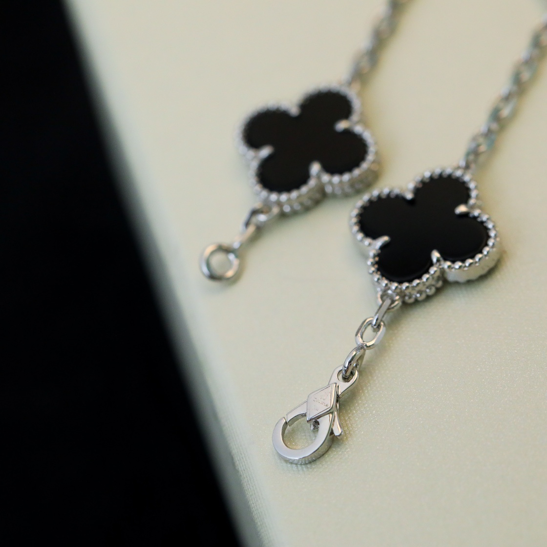 Van Cleef & Arpels Bracelet-71