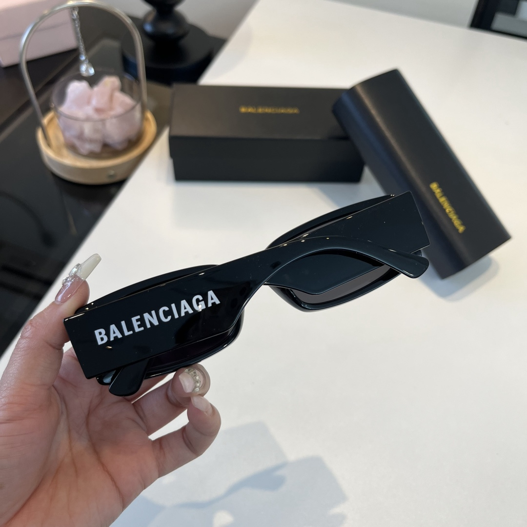 Balenciaga glasses-14