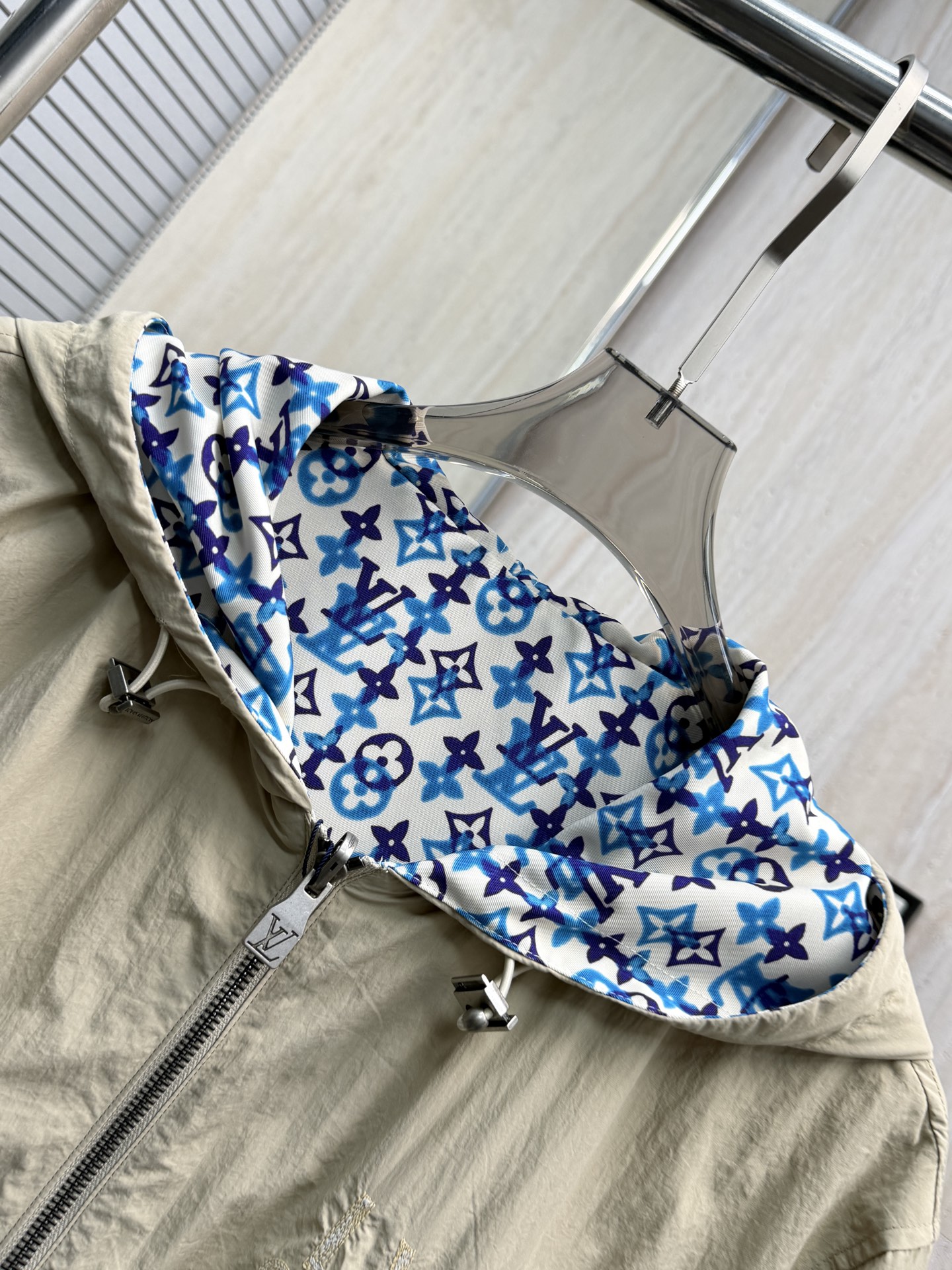 LV Clothing-288