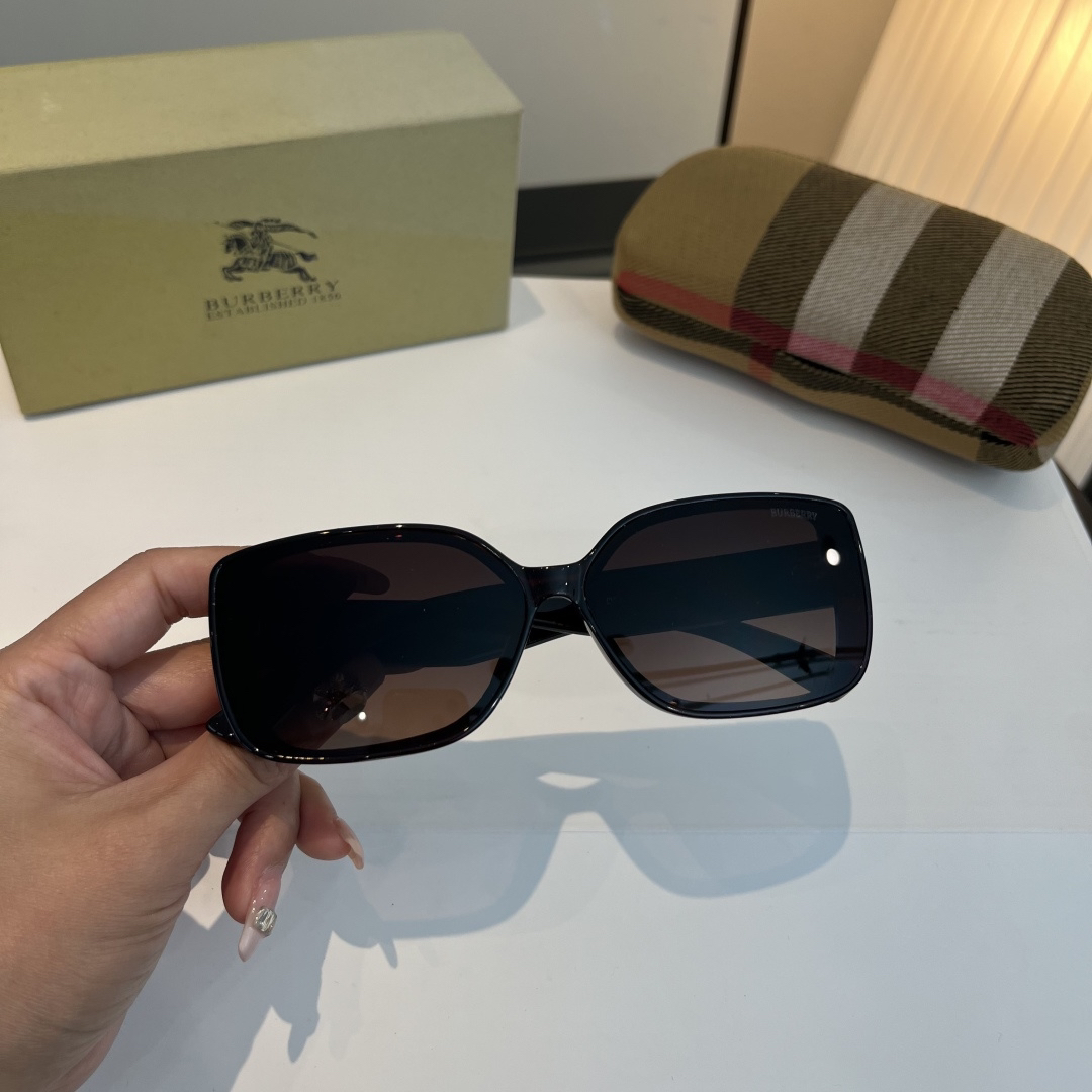 Burberry glasses-12