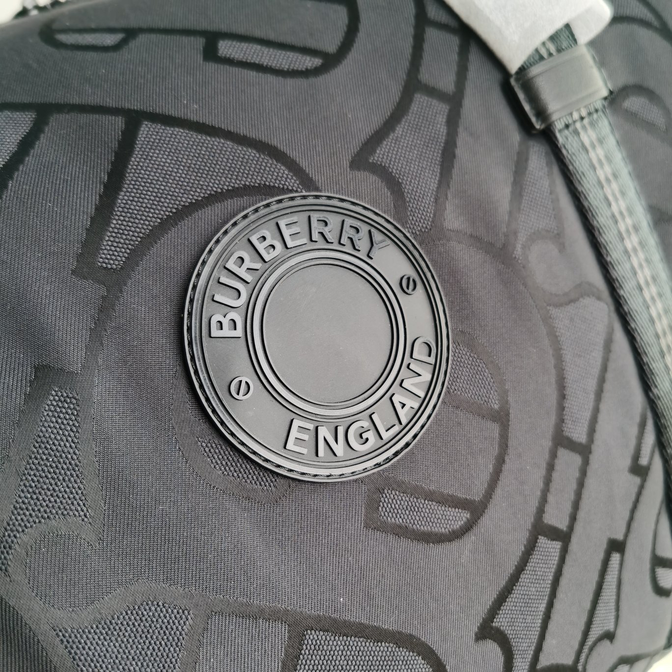 Burberry bag-100