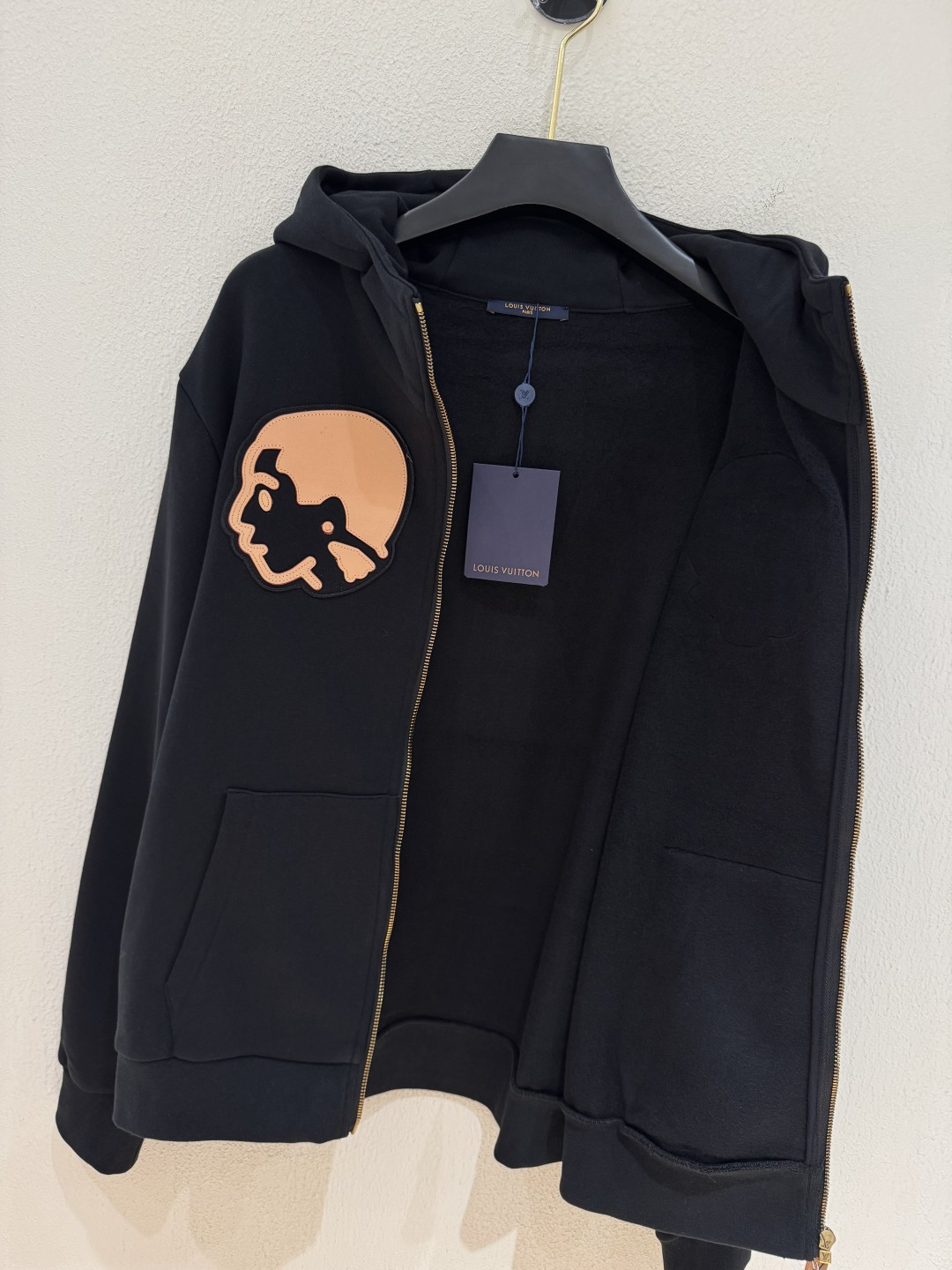LV Clothing-348