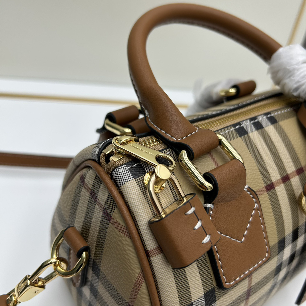 Burberry bag-138