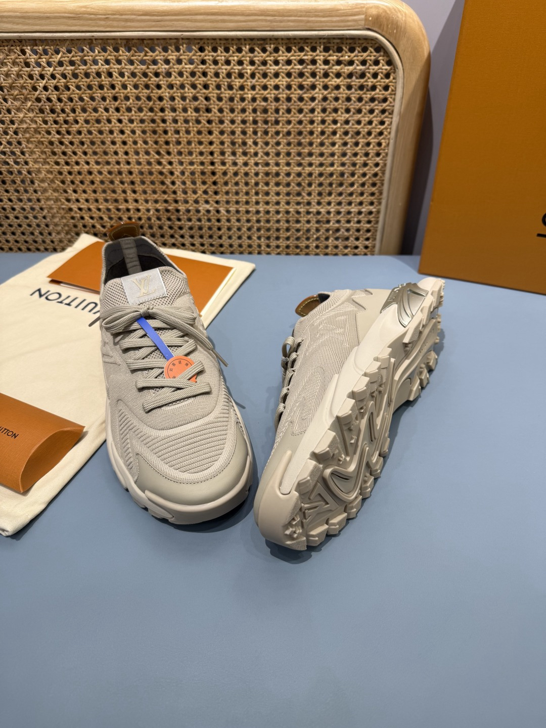 Lv Sneakers-183