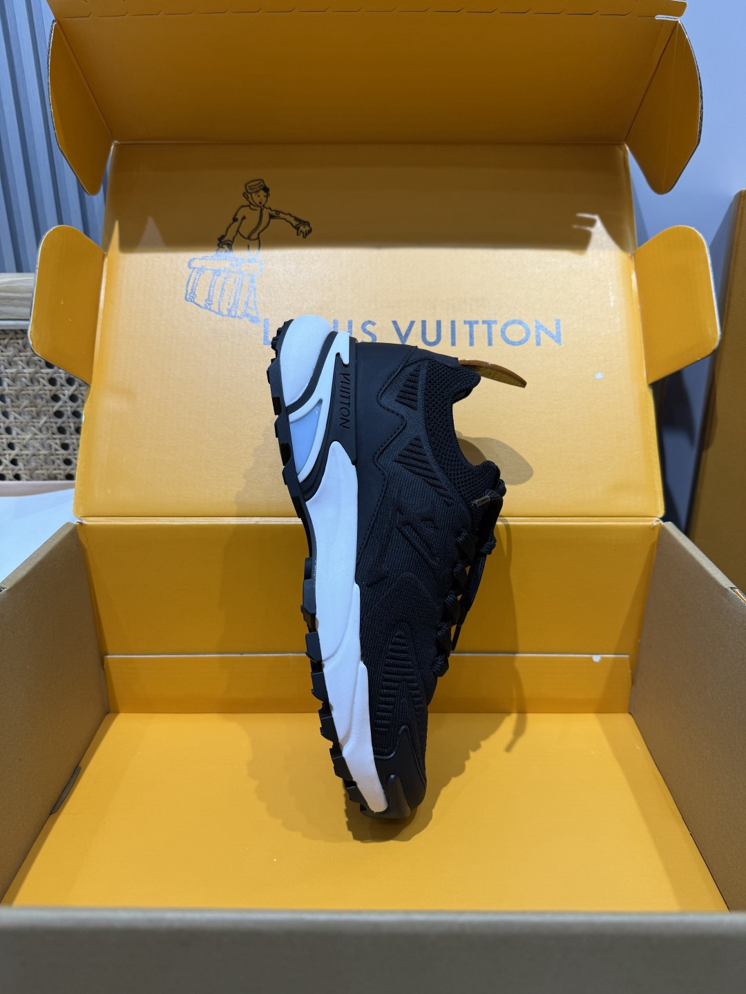 Lv Sneakers-175