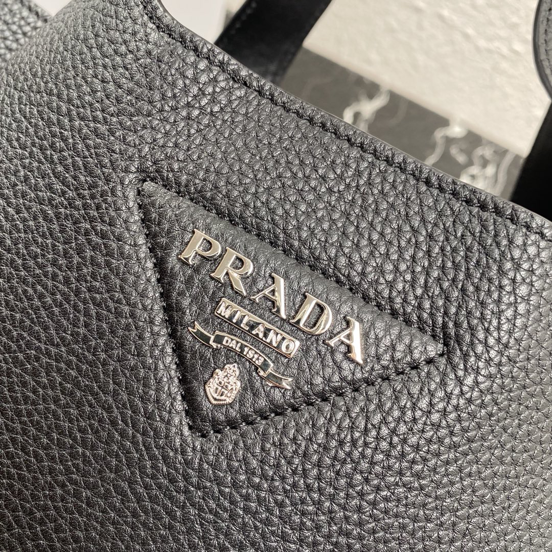 Prada bag-145