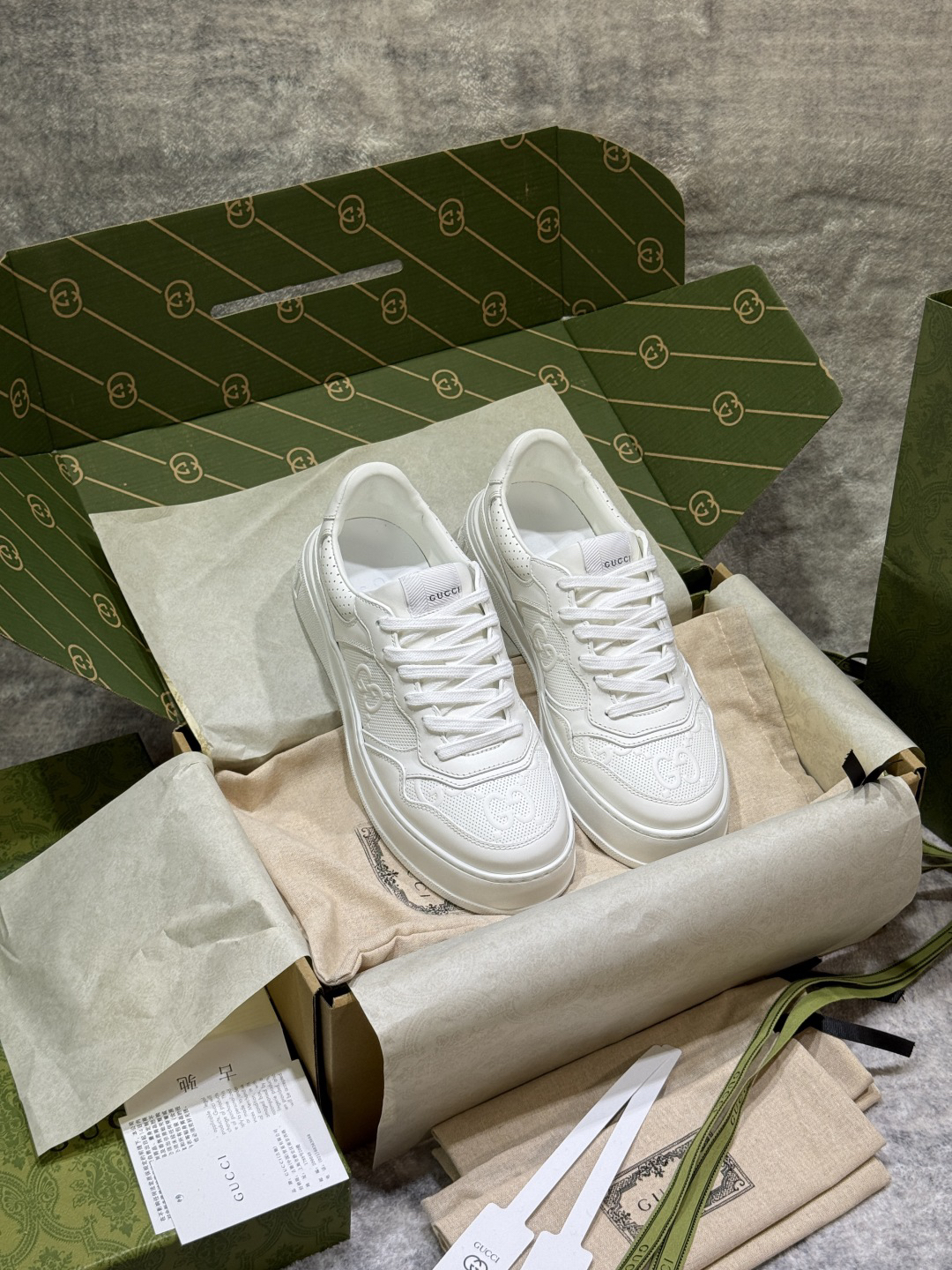 Gucci Sneakers-157