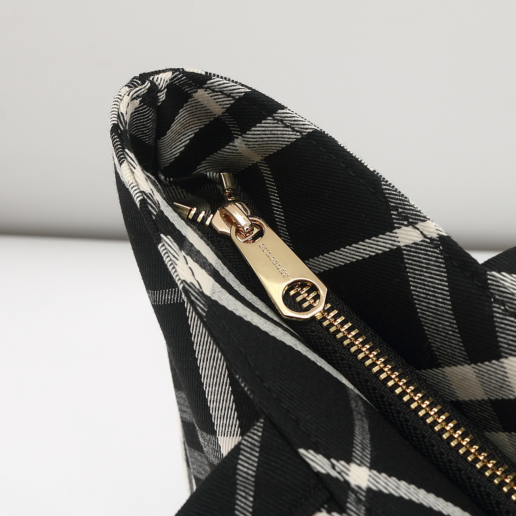 Burberry bag-40