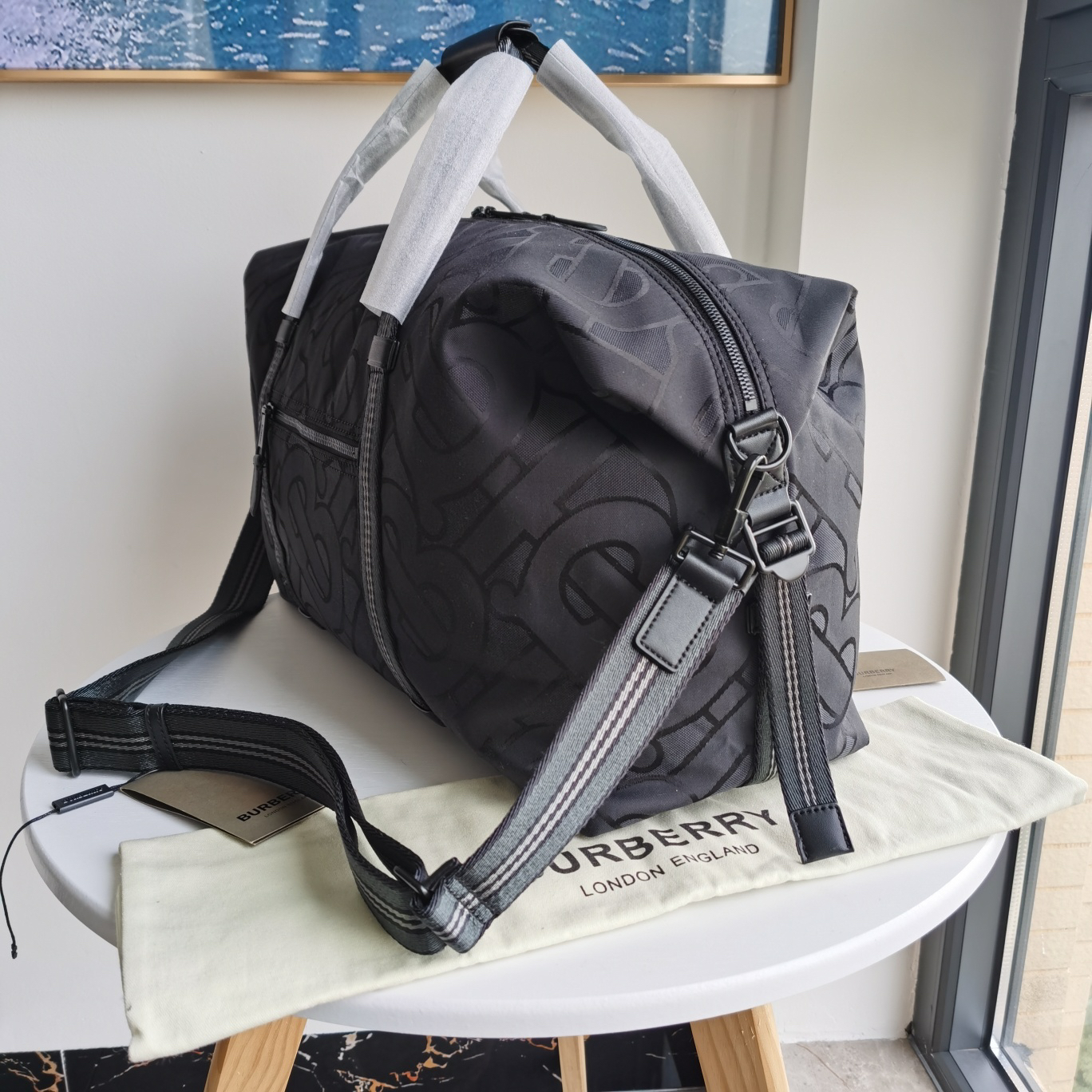 Burberry bag-100